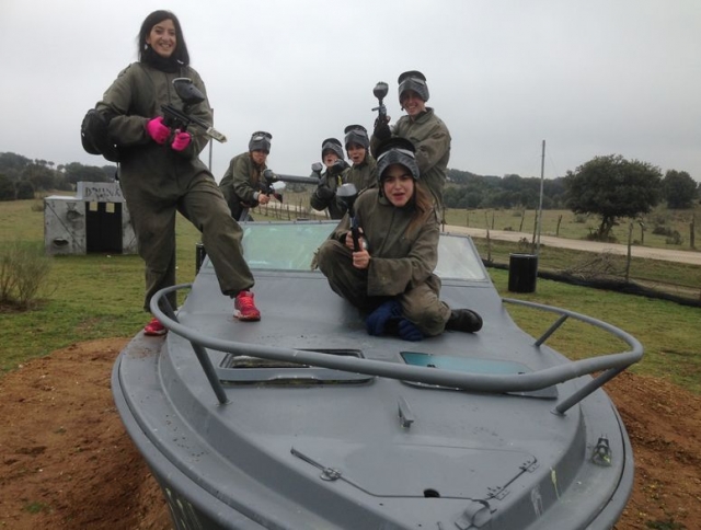 ven a nuestro campo de paintball